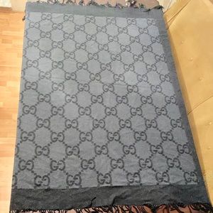 GUCCI cashmere throw sofa black fringed authentic